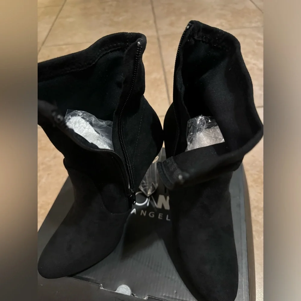 NIB Fashion Nova Luna Ankle Bootie - Picture 6 of 10